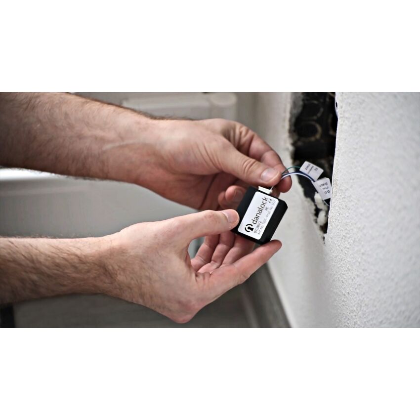 Módulo Universal Danalock V3 (12-24V, 2 relés) BT + Z-WAVE